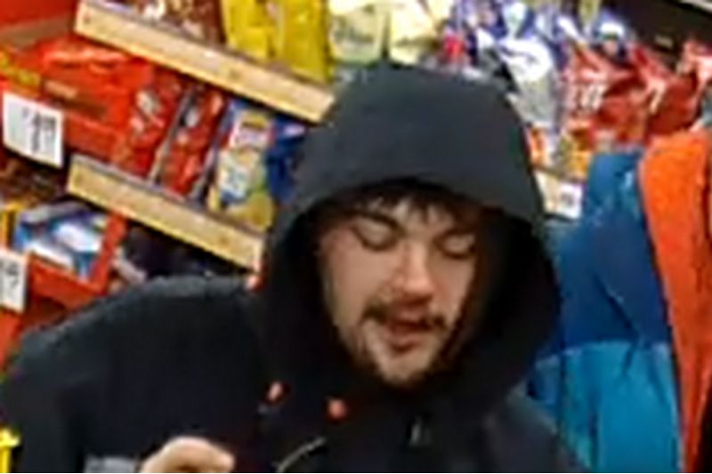 Geste violent dans un commerce : suspect recherché à Sherbrooke